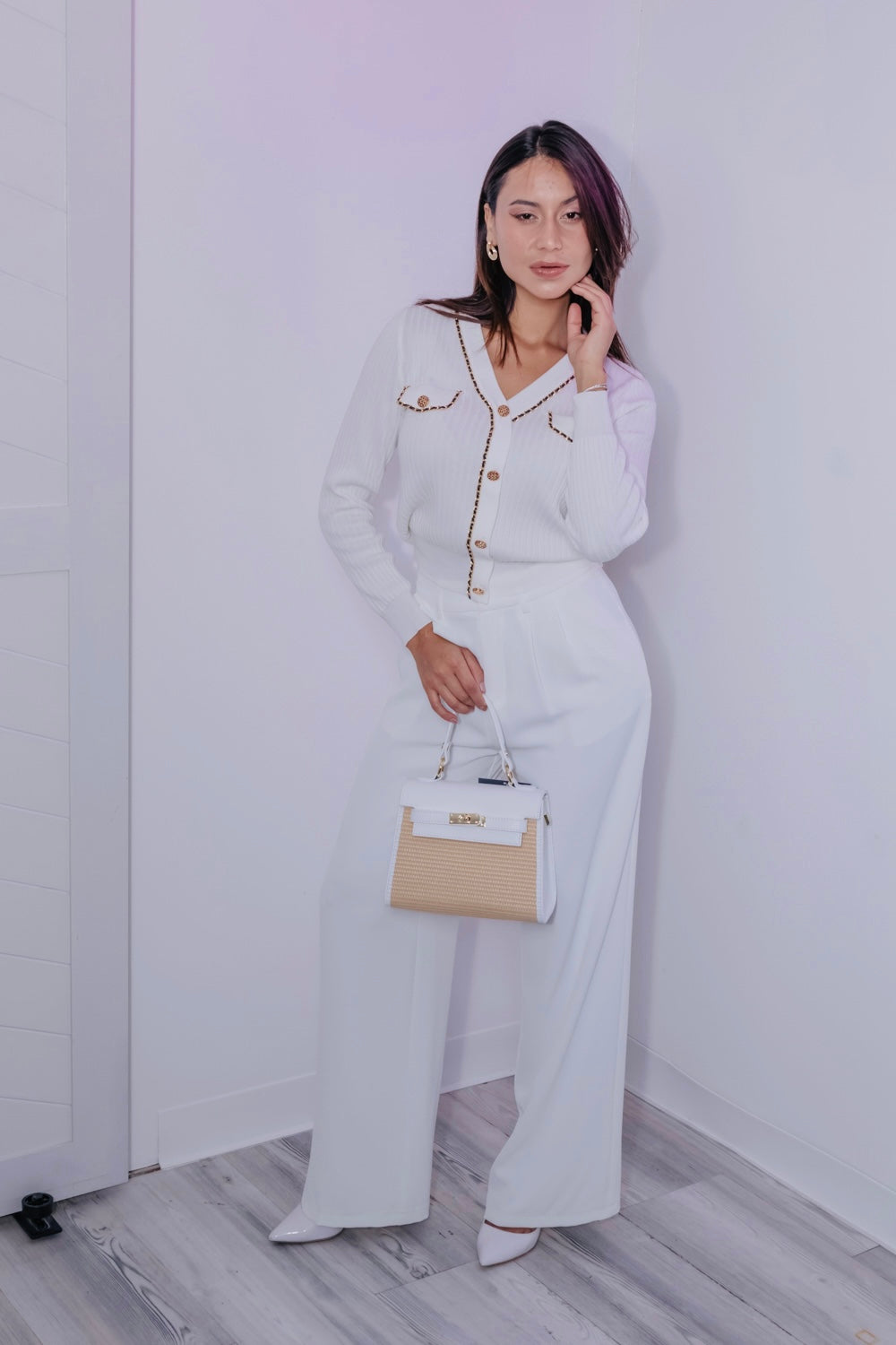 Ribbed Cardigan Adorned With Gold Chains And Gold Buttons - Belledamour.com