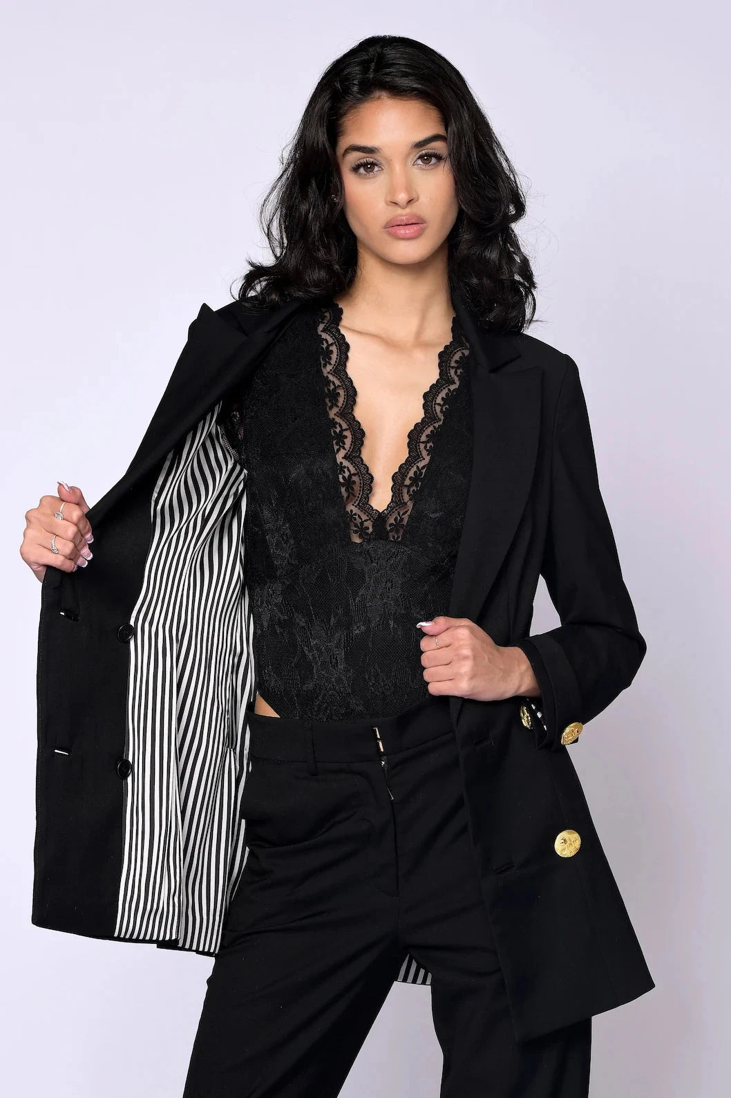 The Belle D’Amour Essential 4-Button Blazer - Belledamour.com