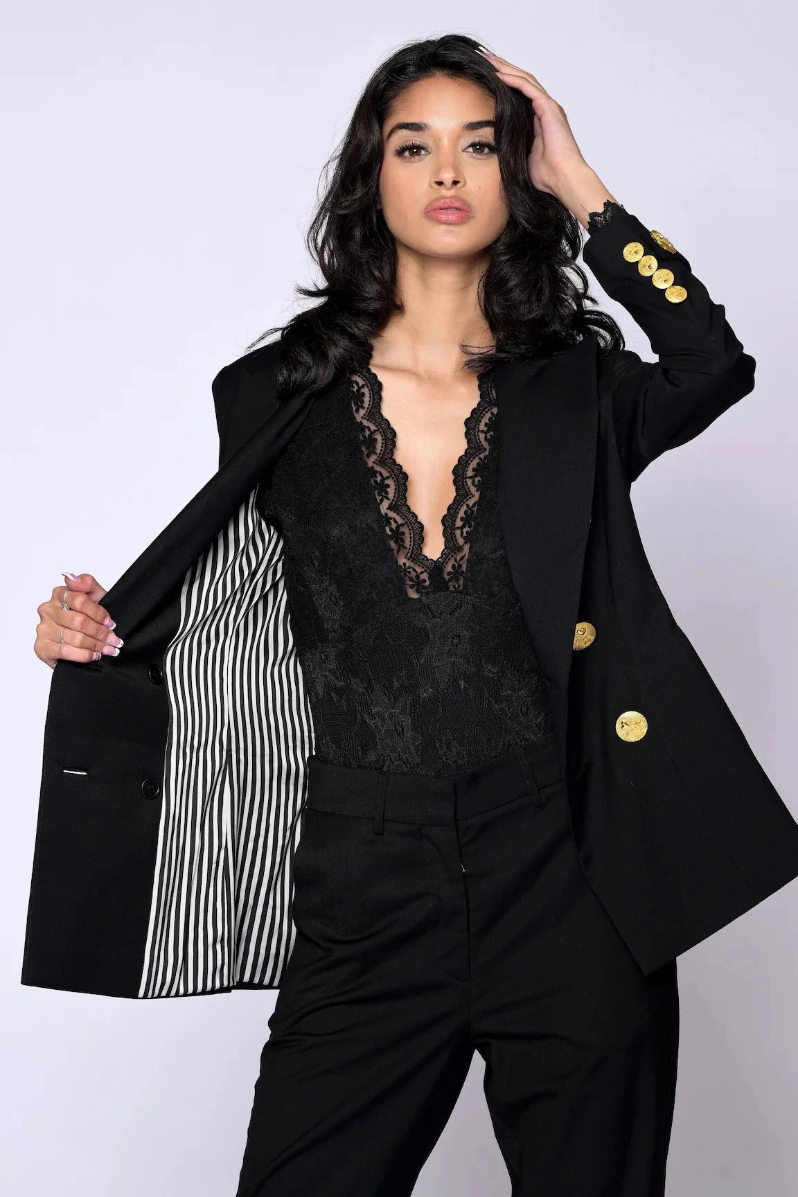 The Belle D’Amour Essential 6-Button Blazer - Belledamour.com