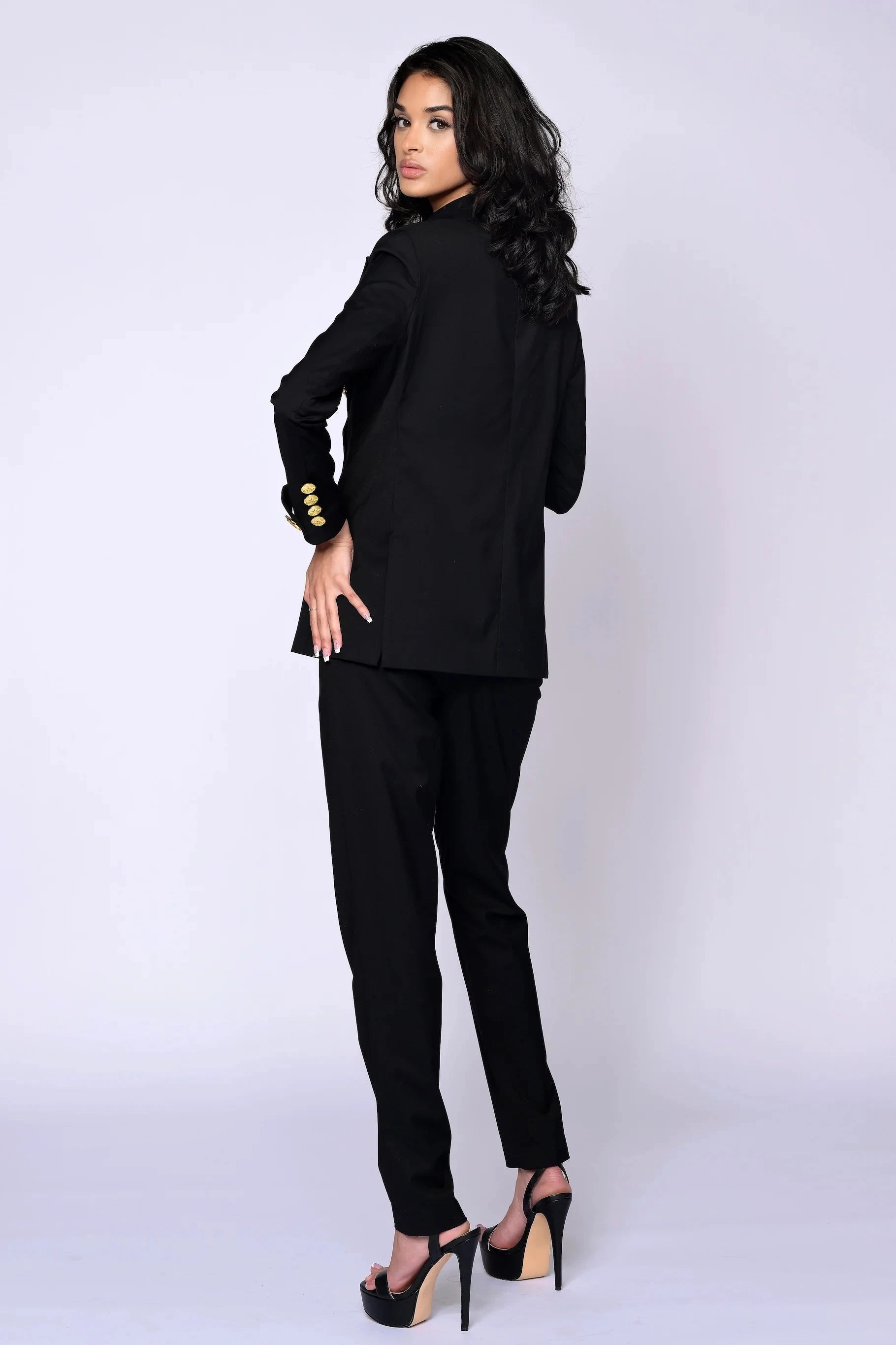 The Belle D’Amour Essential 6-Button Blazer - Belledamour.com