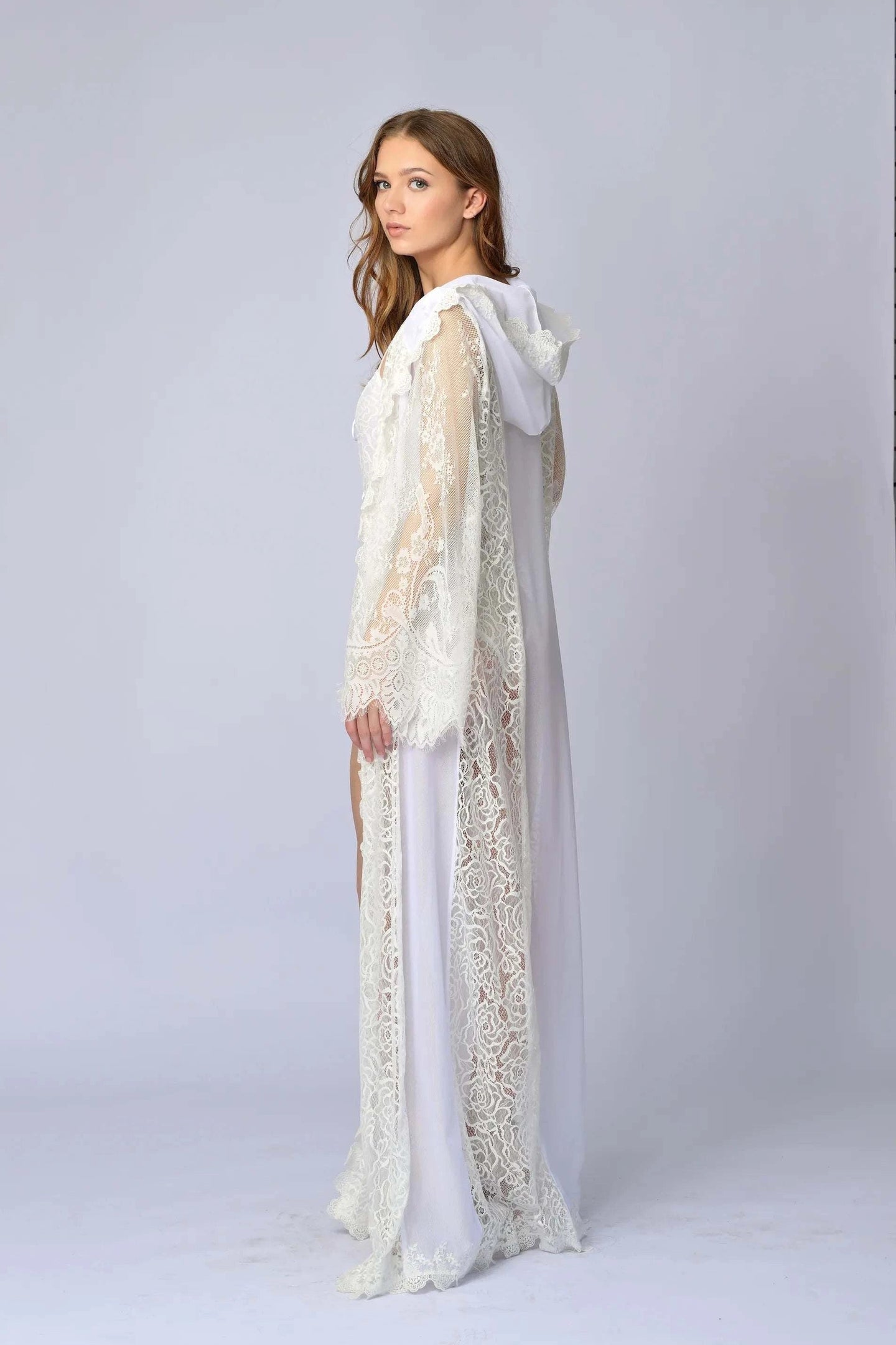 The Enchanted Robe - Belledamour.com