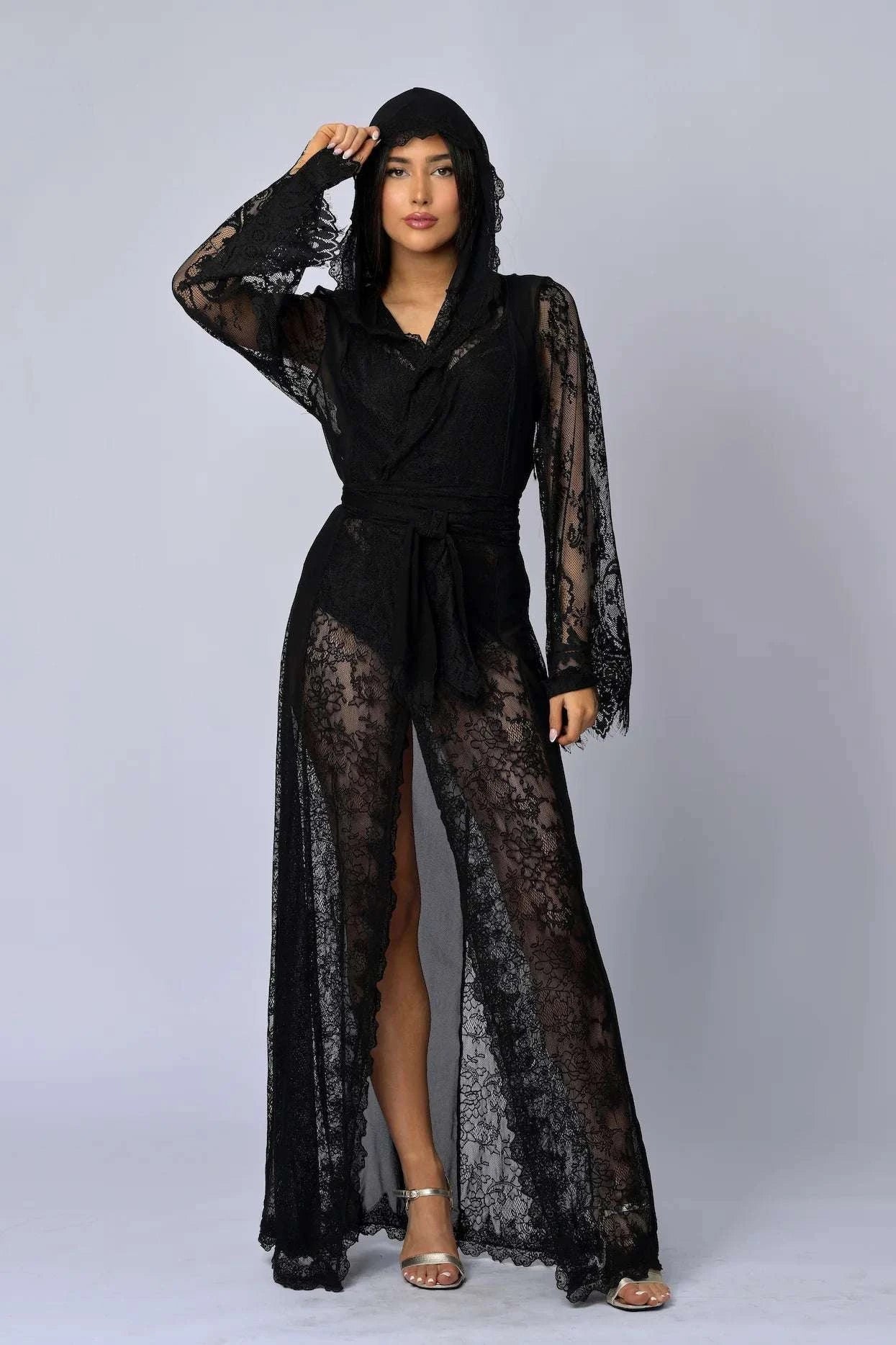 The Enchanted Robe - Belledamour.com