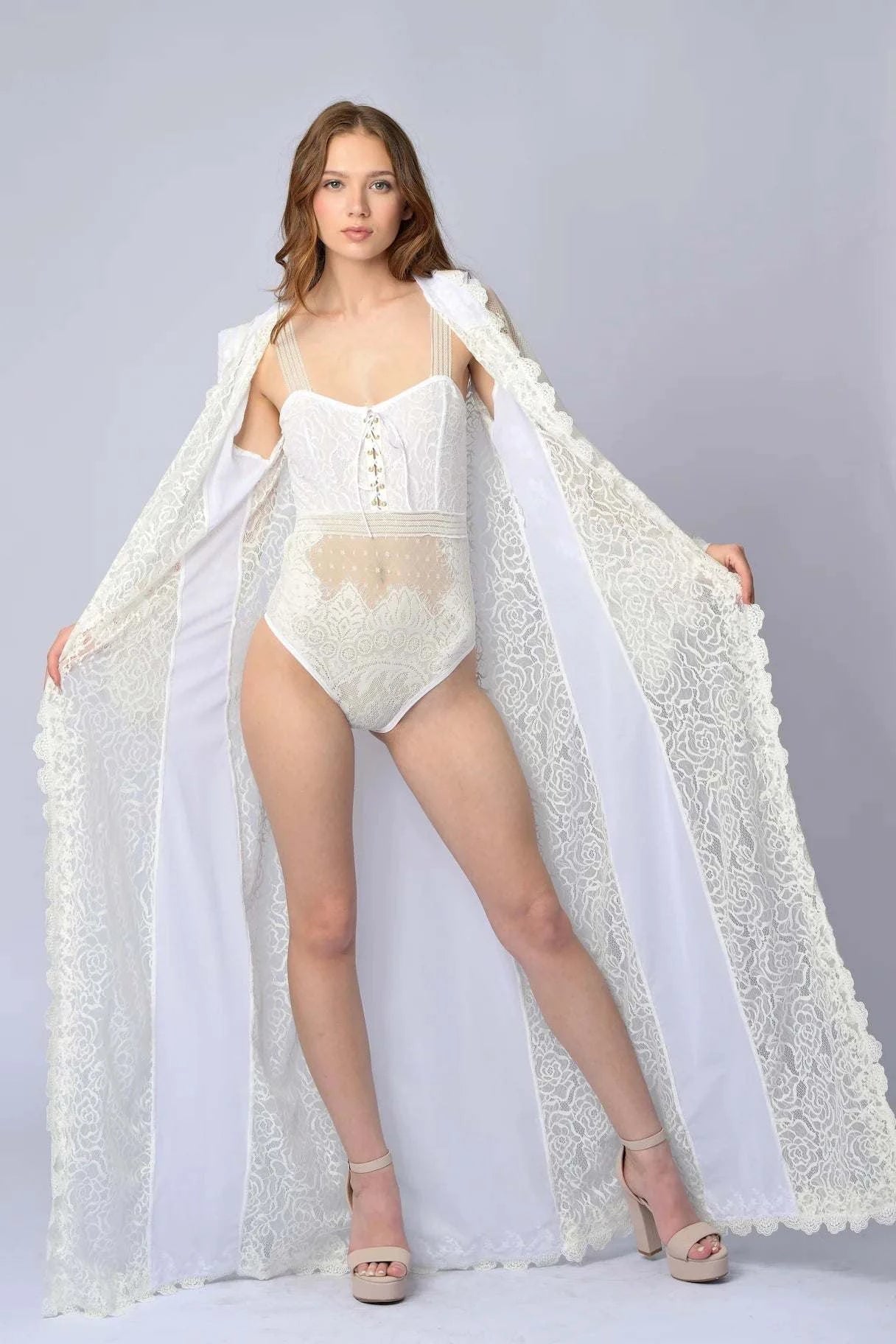 The Enchanted Robe - Belledamour.com
