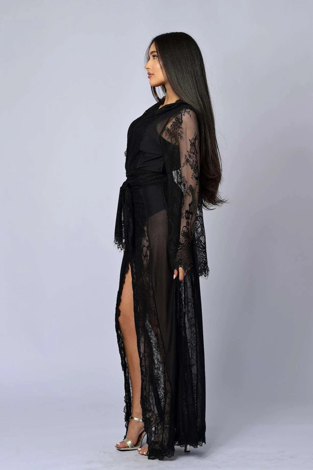 The Enchanted Robe - Belledamour.com